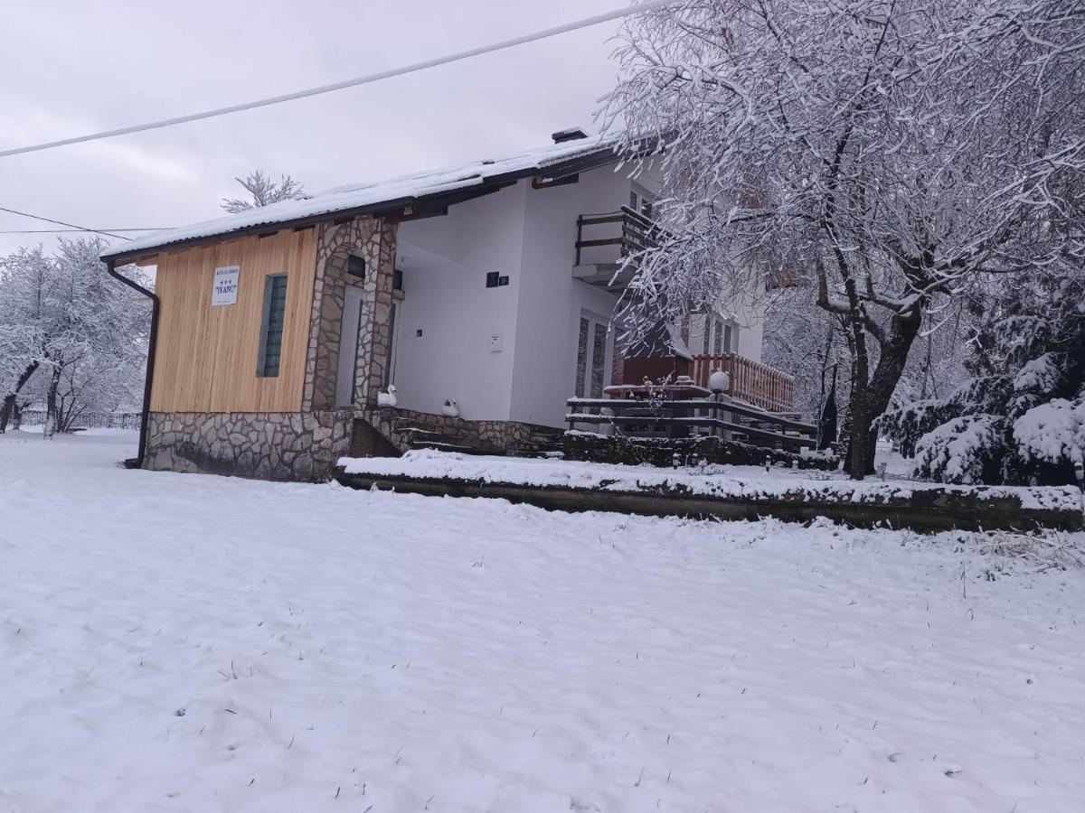 Holiday Home Ivano Korenica Exterior photo